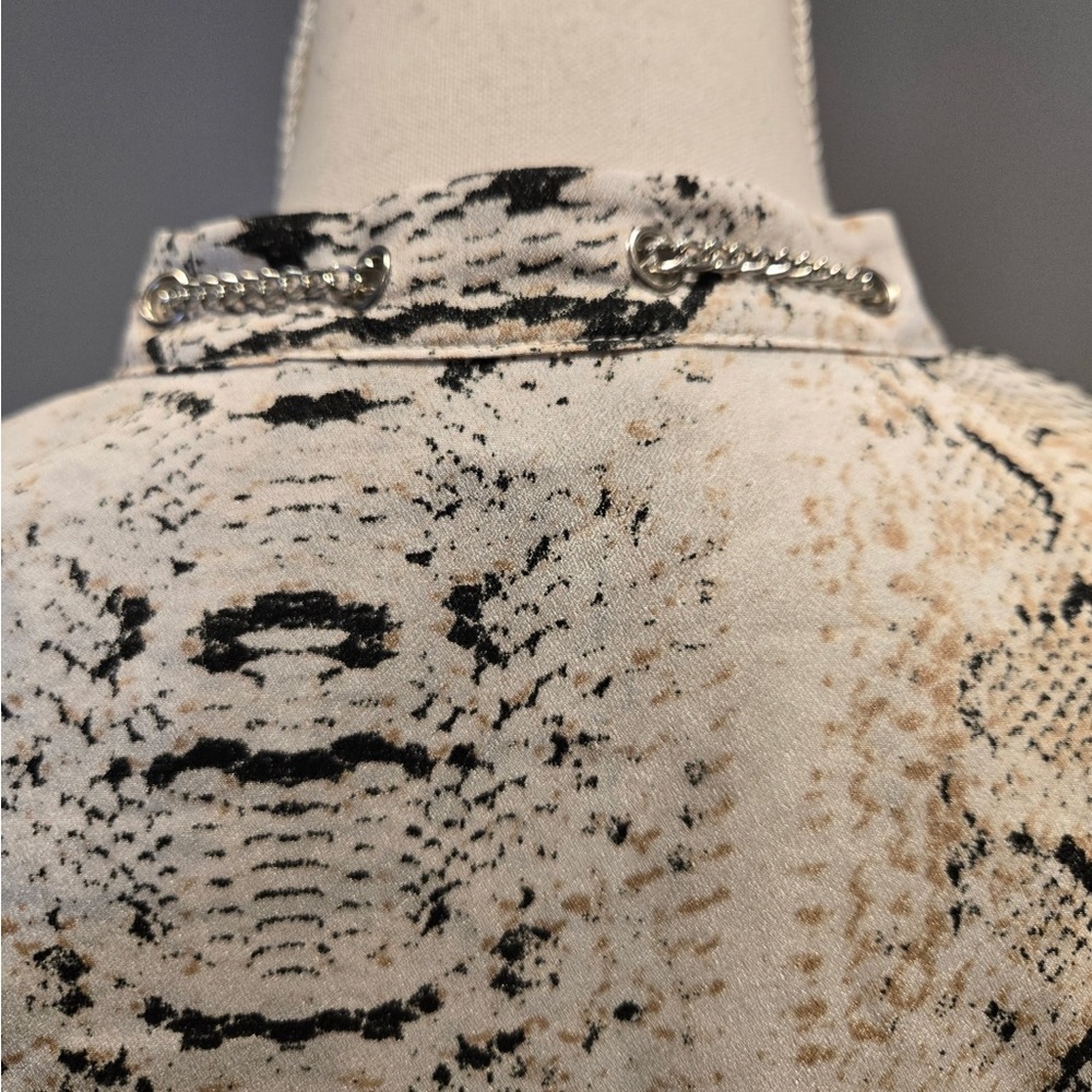 Reptile Pattern Sleeveless Top - Picture 2 of 6